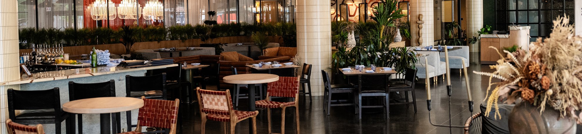 Fora Restaurant in Fulton Market's Bar and Lounge Area